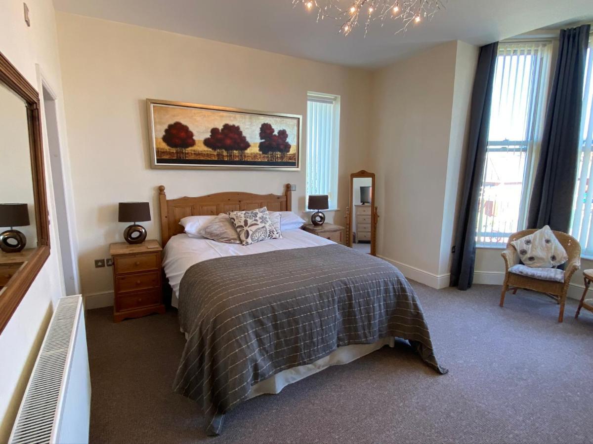 The Shelbourne Apartment Southport Bagian luar foto