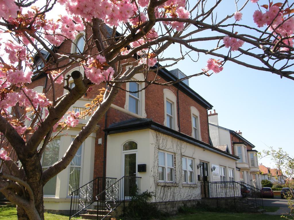 The Shelbourne Apartment Southport Bagian luar foto