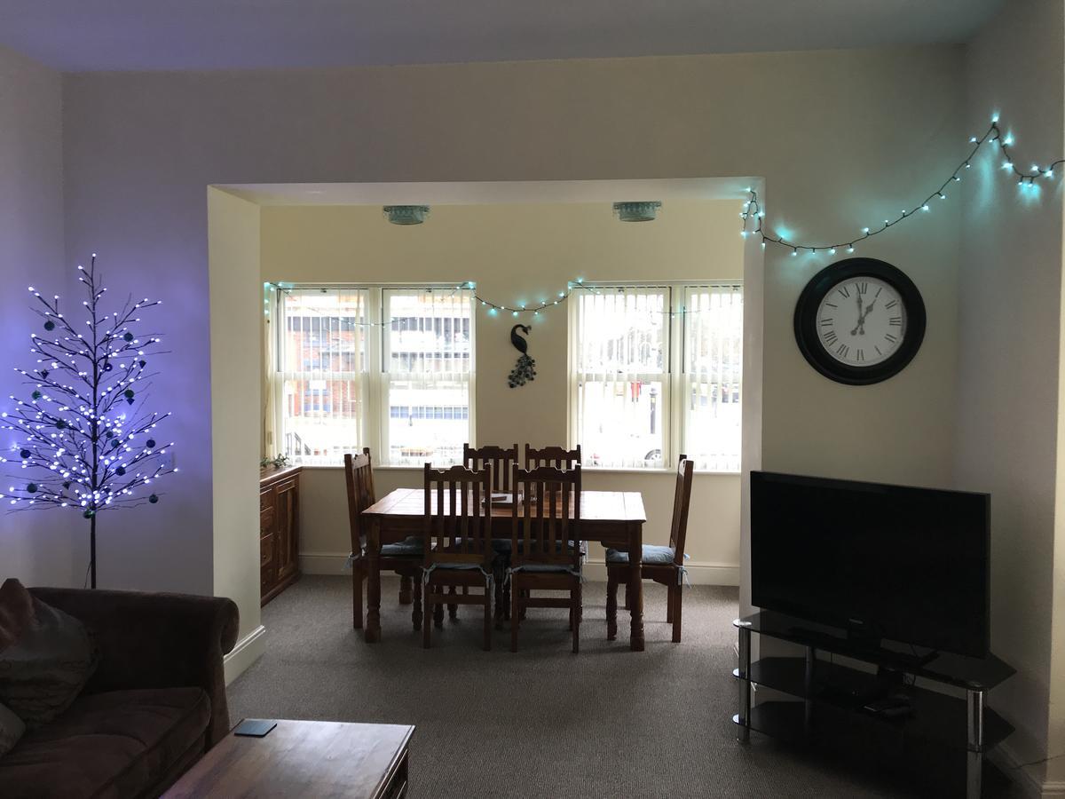 The Shelbourne Apartment Southport Bagian luar foto