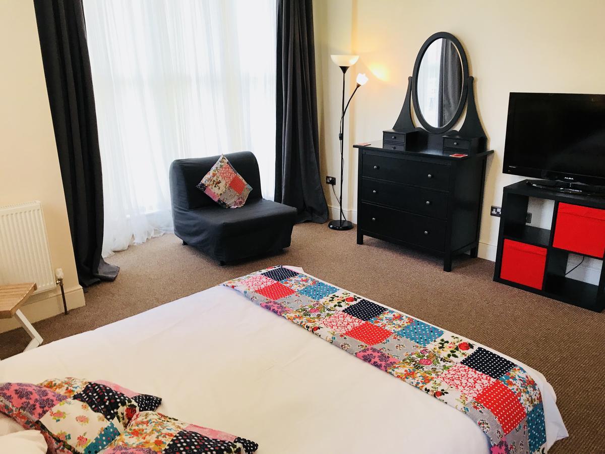 The Shelbourne Apartment Southport Bagian luar foto